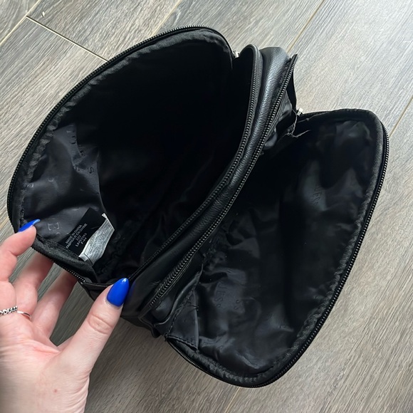 Guess Black Two Pocket Travel Makeup/ Toiletries Bag - Picture 2 of 5